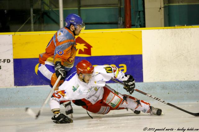 Photo hockey Division 2 - D2 : 1�re journ�e - B : Clermont-Ferrand vs Amn�ville - Improbable victoire clermontoise, mais acquise au finish