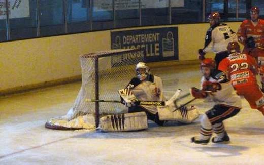 Photo hockey Division 2 - D2 : 2me journe - A : Amnville vs Evry  - Amnville se fait scalper  