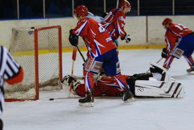 Photo hockey Division 2 - D2 : 3me journe - B : Asnires vs Tours  - Ca casse, mais a passe 