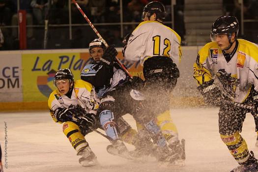 Photo hockey Division 2 - D2 : 3me journe - B : Tours  vs Rouen II - Rouen a bien failli jouer un mauvais tour aux Remparts