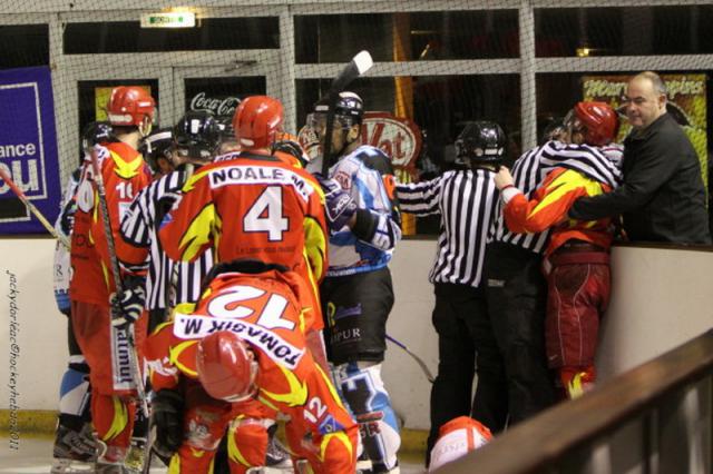 Photo hockey Division 2 - D2 : 7me journe - B : Orlans vs Tours  - Les Renards font trembler les Remparts