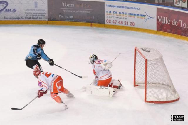 Photo hockey Division 2 - D2 : 7me journe - B : Tours  vs Valence - Coup de tonnerre en Touraine