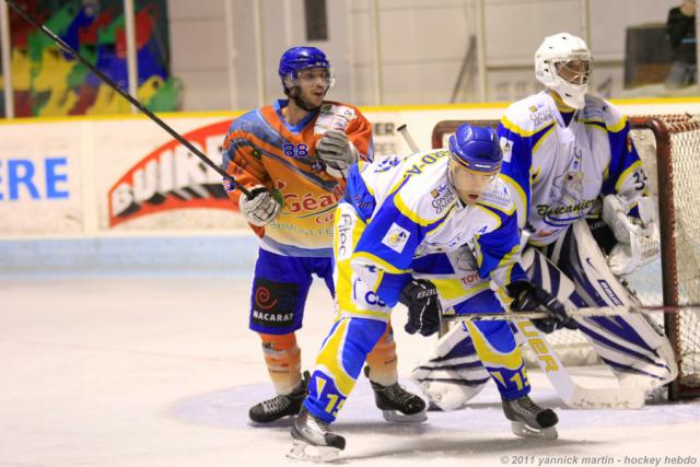 Photo hockey Division 2 - D2 : 8me journe - B : Clermont-Ferrand vs Toulon - Clermont, le crash