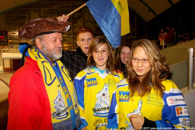 Photo hockey Division 2 - D2 : 8me journe - B : Clermont-Ferrand vs Toulon - Clermont, le crash