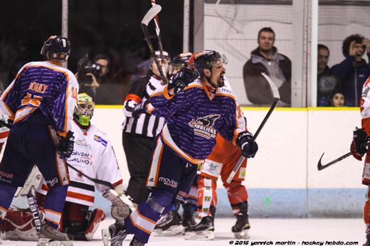 Photo hockey Division 2 - D2 : Play Off - 1/2 Finale - match 2 : Clermont-Ferrand vs Amnville - Clermont en impose