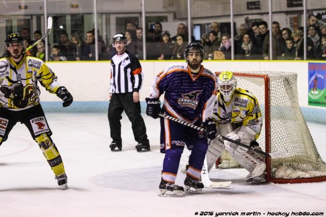 Photo hockey Division 2 - D2 : Play Off - 1/8me de finale - Retour : Clermont-Ferrand vs Chambry - Clermont en route pour les quarts
