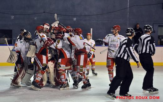 Photo hockey Division 2 - D2 : Play Off - 1/8ème de finale - Retour : Paris (FV) vs Amnéville - Les Volants au tapis Photo hockey Division 2 - D2 : Play Off - 1/8ème de finale - Retour : Paris (FV) vs Amnéville - Les Volants au tapis
