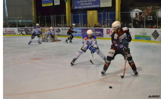Photo hockey Division 2 - D2 : Play Off - Finale - match 1 : La Roche-sur-Yon vs Courchevel-Mribel-Pralognan - D2 : Les Bouquetins remportent la 1re manche