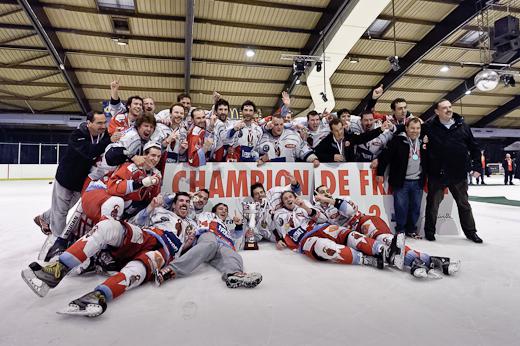 Photo hockey Division 2 - D2 : play-off : finale, match 2 : Amnville vs Annecy - Les Chevaliers du Lac deviennent Rois