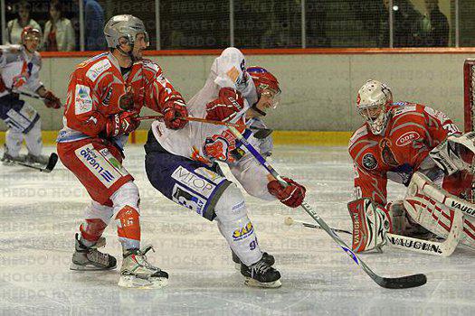 Photo hockey Division 2 - D2 : play-off, 1/2 finale, match retour : Annecy vs Lyon - Le crash des Chevaliers du Lac