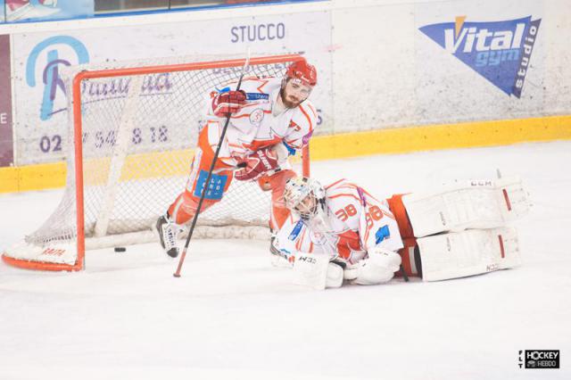 Photo hockey Division 2 - D2 : Play Off 1/4 de finale - Aller : Tours  vs Valence - Un pas de gant...