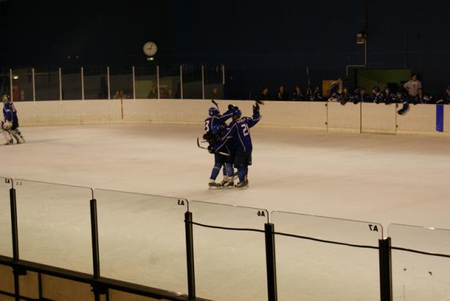 Photo hockey Division 2 - D2 : Play off 1/4 de finale : Paris (FV) vs Cholet  - Les Franais Volants au courage