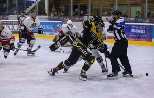 Photo hockey Division 2 - D2 : Play-off 1/4 de Finale Aller : Roanne vs Morzine-Avoriaz - Roanne dfait par indiscipline ???