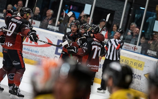 Photo hockey Division 2 - D2 : Play-off 1/4 de Finale Retour : Morzine-Avoriaz vs Roanne - D2: Les Pingouins dans le dernier carr!