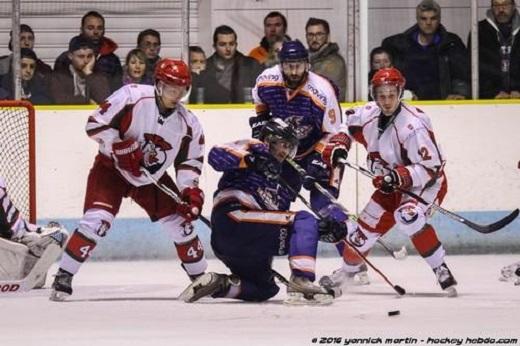 Photo hockey Division 2 - Division 1 : barrage D1/D2, match 1 : Clermont-Ferrand vs Courbevoie  - Courbevoie mieux arm