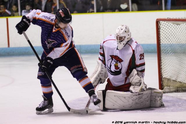 Photo hockey Division 2 - Division 1 : barrage D1/D2, match 1 : Clermont-Ferrand vs Courbevoie  - Courbevoie mieux arm