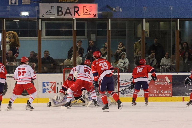 Photo hockey Division 2 - Division 2 - 1/2 de Finale - Match 1 : Lyon vs Valence - Le petit poucet peut continuer  rver