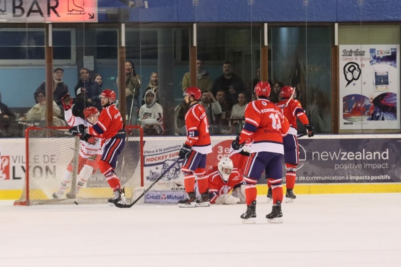 Photo hockey Division 2 - Division 2 - 1/2 de Finale - Match 1 : Lyon vs Valence - Le petit poucet peut continuer  rver
