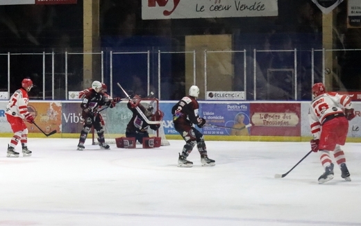 Photo hockey Division 2 - Division 2 - 1/2 de Finale - Match 2 : La Roche-sur-Yon vs Valence - POFFS 1/2 M2 - D2 - Valence double la mise !