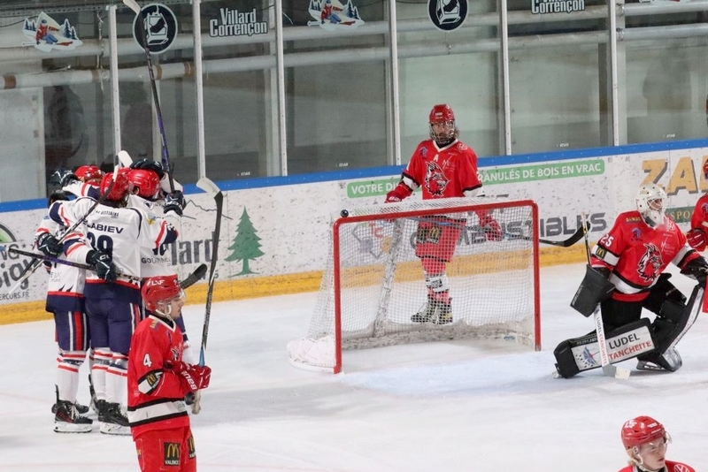 Photo hockey Division 2 - Division 2 - 1/2 de Finale - Match 3 : Valence vs Lyon - Lyon se qualifie sans discussions