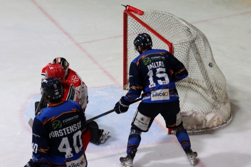 Photo hockey Division 2 - Division 2 - 1/4 de Finale - Match 1 : Ch�lons-en-Champagne vs Valence - Les Lynx ont fait le match qu�il fallait