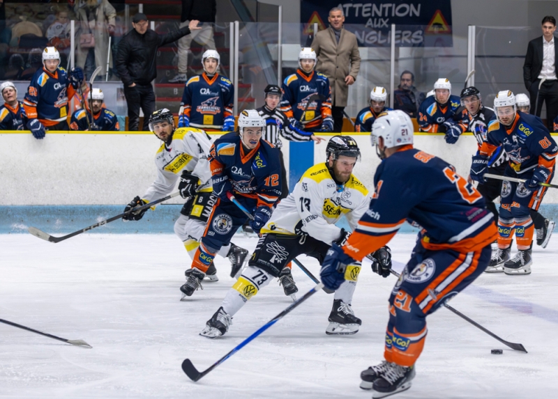 Photo hockey Division 2 - Division 2 : 10me journe : Clermont-Ferrand vs Roanne -  Les Sangliers prennent leur revanche en prolongation 