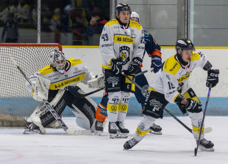 Photo hockey Division 2 - Division 2 : 10me journe : Clermont-Ferrand vs Roanne -  Les Sangliers prennent leur revanche en prolongation 