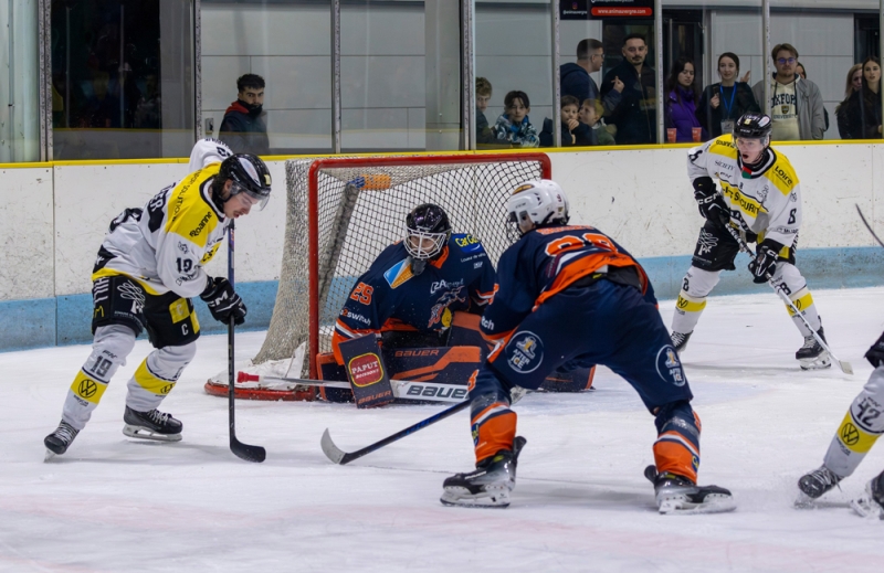 Photo hockey Division 2 - Division 2 : 10me journe : Clermont-Ferrand vs Roanne -  Les Sangliers prennent leur revanche en prolongation 