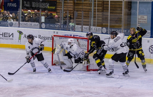 Photo hockey Division 2 - Division 2 : 12�me journ�e : Roanne vs Toulouse-Blagnac - Les Renards tombent dans le pi�ge des B�lougas