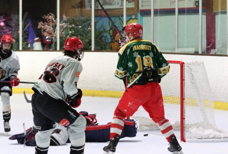 Photo hockey Division 2 - Division 2 : 12�me journ�e : Valence vs Vaujany - Pour Valence, c�est un Blanc 2 blancs