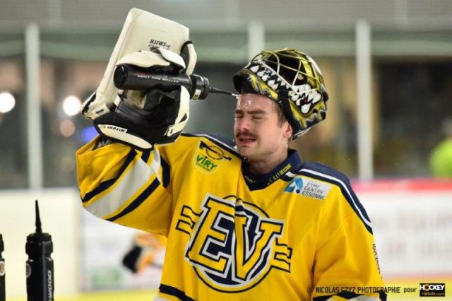 Photo hockey Division 2 - Division 2 : 13me journe - A : Wasquehal Lille vs Evry / Viry (EVH 91) - D2 : Les Jets survolent Wasquehal  