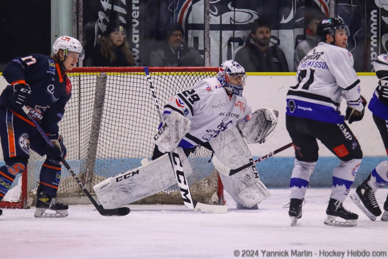 Photo hockey Division 2 - Division 2 : 14me journe : Clermont-Ferrand vs Courchevel-Mribel-Pralognan - Clermont est stopp net par le HCMP