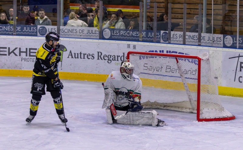 Photo hockey Division 2 - Division 2 : 14�me journ�e : Roanne vs Anglet II - Roanne brise l