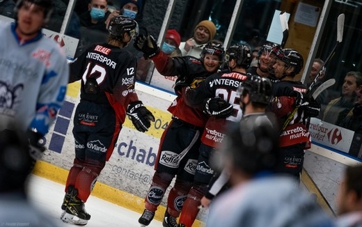 Photo hockey Division 2 - Division 2 : 16me journe : Morzine-Avoriaz vs Courchevel-Mribel-Pralognan - Une pluie de buts 