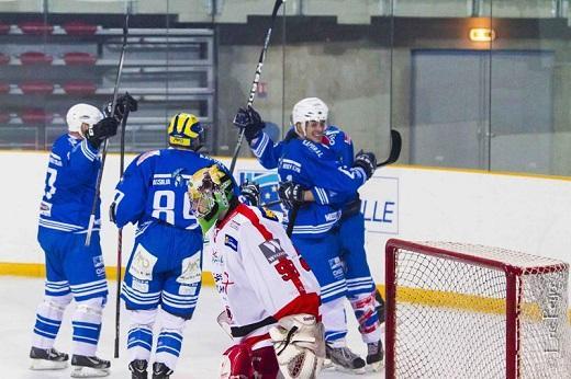 Photo hockey Division 2 - Division 2 : 18me journe - A : Marseille vs Amnville - Les Galaxians dominent les Spartiates