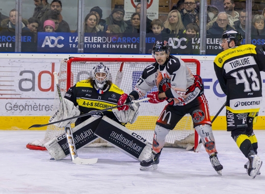 Photo hockey Division 2 - Division 2 : 18ème journée : Roanne vs Mulhouse - Les Renards déroulent avant les play-offs Photo hockey Division 2 - Division 2 : 18ème journée : Roanne vs Mulhouse - Les Renards déroulent avant les play-offs