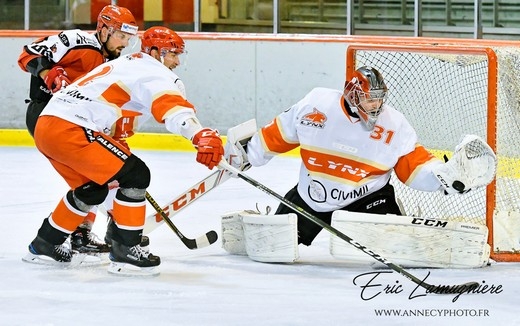 Photo hockey Division 2 - Division 2 : 3me journe : Annecy vs Valence - Les chevaliers chassent le lynx