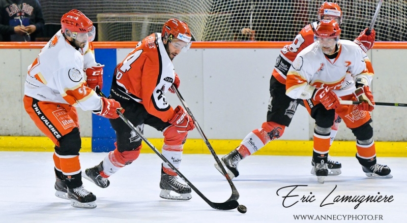 Photo hockey Division 2 - Division 2 : 3me journe : Annecy vs Valence - Les chevaliers chassent le lynx