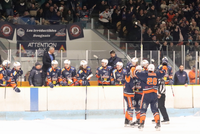 Photo hockey Division 2 - Division 2 : 4me journe : Clermont-Ferrand vs Valence - Valence simpose en patron  Clermont 