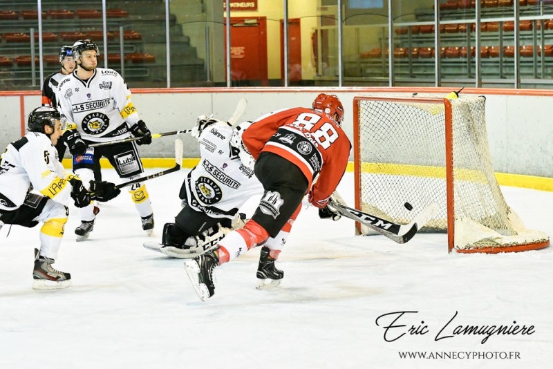 Photo hockey Division 2 - Division 2 : 5me journe : Annecy vs Roanne - Les gardiens  lhonneur