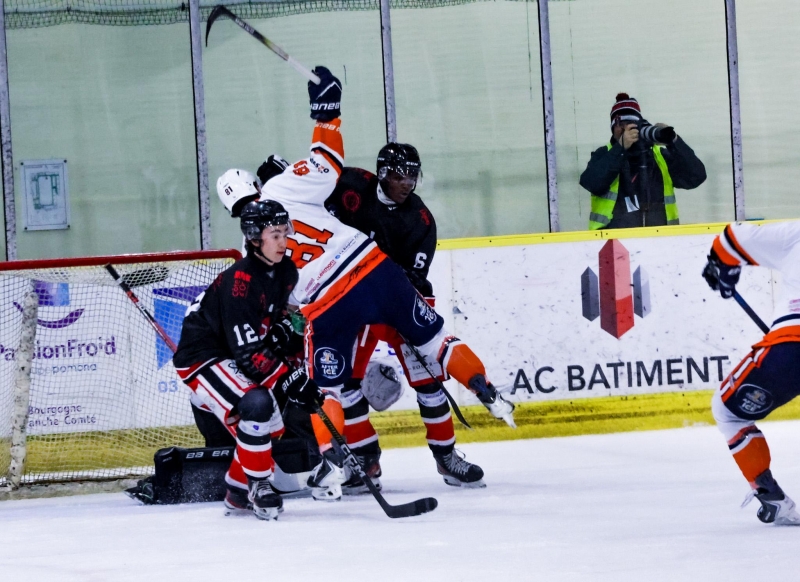Photo hockey Division 2 - Division 2 : 5me journe : Dijon  vs Clermont-Ferrand - Les Sangliers font reculer Dijon