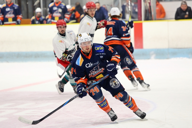 Photo hockey Division 2 - Division 2 : 6me journe : Clermont-Ferrand vs Anglet II - Les Sangliers mordent fort : Clermont terrasse Anglet 9  3 !