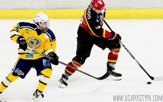 Photo hockey Division 2 - Division 2 : 7me journe : Meudon vs Evry / Viry (EVH 91) - Meudon coule face  Evry-Viry
