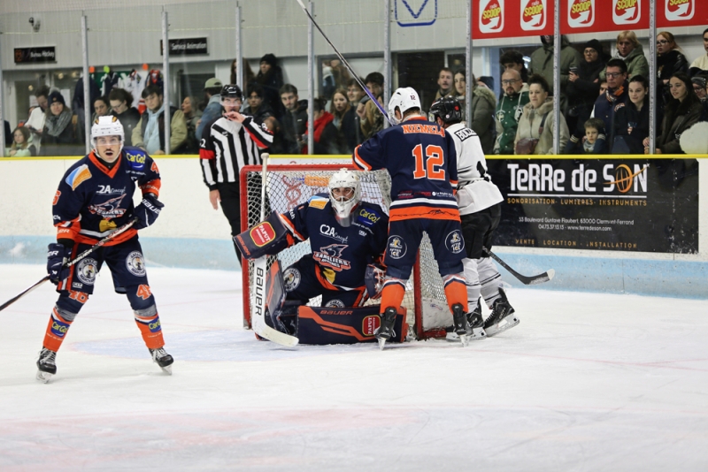 Photo hockey Division 2 - Division 2 : 8me journe : Clermont-Ferrand vs Toulouse-Blagnac - Clermont VS Toulouse : Duel jusqu