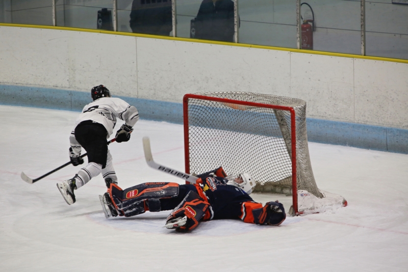 Photo hockey Division 2 - Division 2 : 8me journe : Clermont-Ferrand vs Toulouse-Blagnac - Clermont VS Toulouse : Duel jusqu
