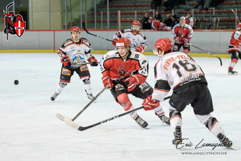 Photo hockey Division 2 - Division 2 : 9me journe : Annecy vs Vaujany - Lexprience renverse la jeunesse