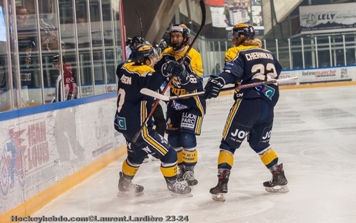 Photo hockey Division 2 - Division 2 - Finale - Match 3 : Villard-de-Lans vs Courchevel-Mribel-Pralognan - Les Ours  un match du titre 