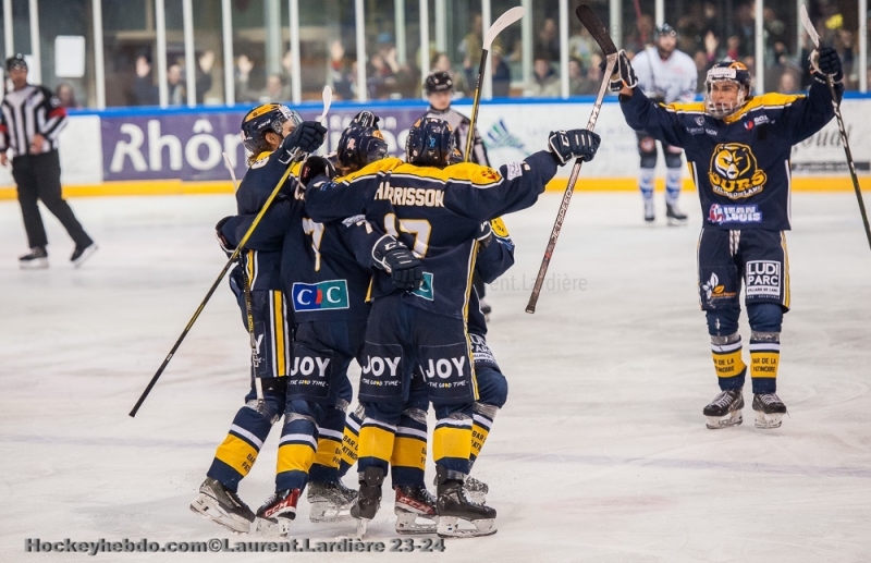 Photo hockey Division 2 - Division 2 - Finale - Match 3 : Villard-de-Lans vs Courchevel-Mribel-Pralognan - Les Ours  un match du titre 