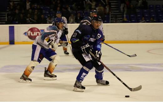 Photo hockey Division 2 - Division 2 : Nantes  (Les Corsaires) - D2 : Le capitaine des Corsaires sur le pont