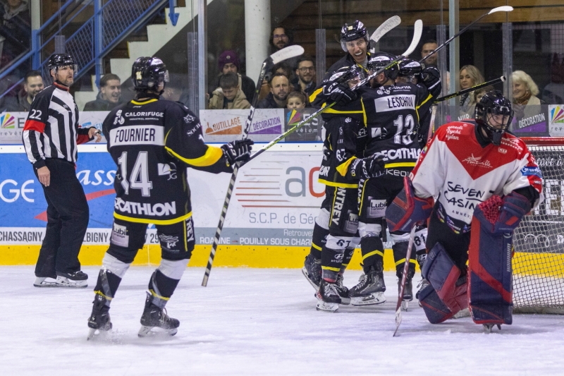Photo hockey Division 2 - Division 2 : Play-off - 1/8ème de finale - Match 2 : Roanne vs Amnéville - Roanne confirme et s’offre les ¼ de Finale